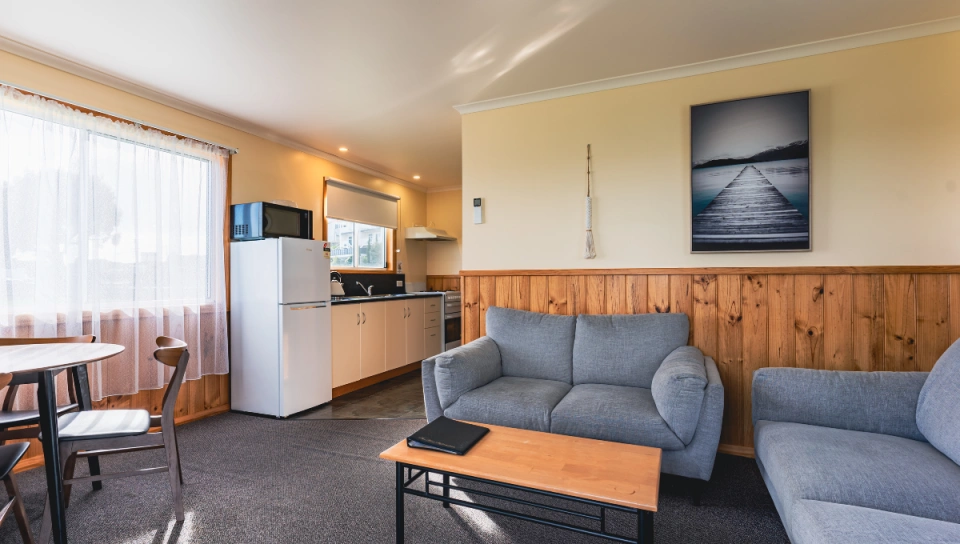 Waterview 2brm Lounge 2